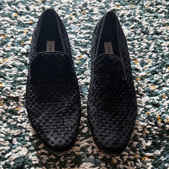 NWOT- Steve Madden Velvet Upper Men's Loafers - Picture 1 of 5